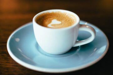 ¿Cuánta cafeína tiene un café?