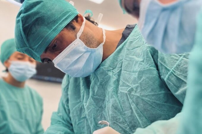 Dr Mejía y falta de hueso