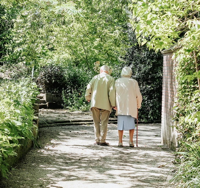 Entorno natural en residencias de ancianos - Unsplash Micheile