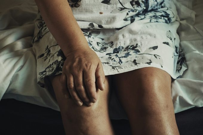 Operaciones de rodilla _ Anna Auza-unsplash