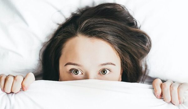 ¿Qué son los pensamientos intrusivos y por qué son tan comunes?