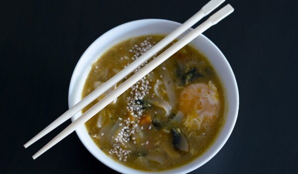 Ramen o sopa de fideos oriental