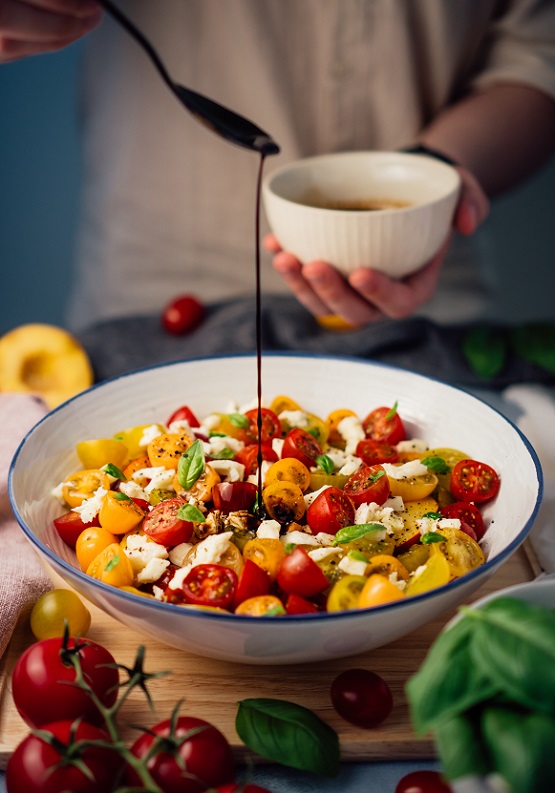 Receta ensalada de garbanzos - Unsplash Adam Bartoszewicz