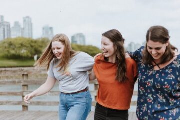 Relaciones sociales y felicidad