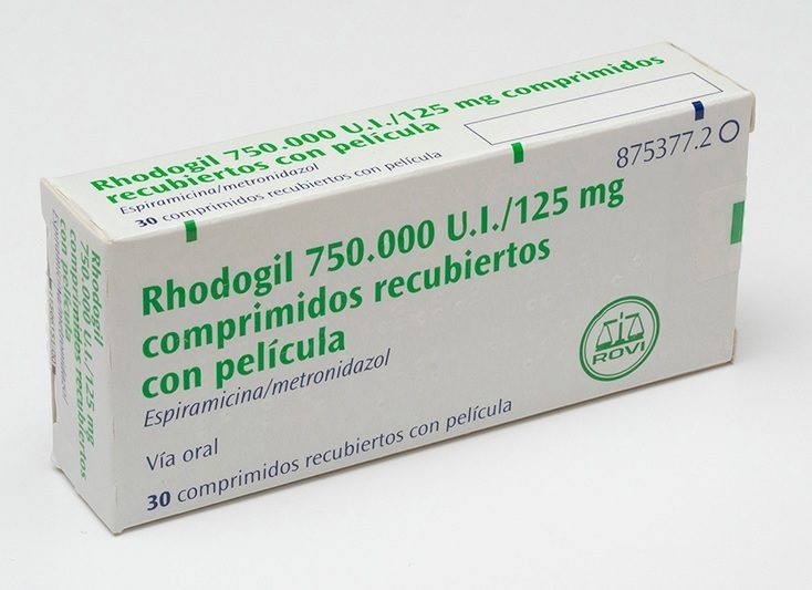 Rhodogil con metronidazol