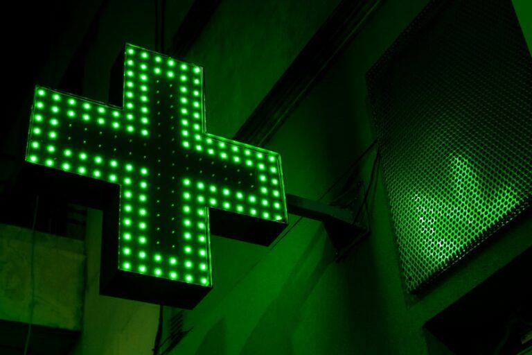 Salud y farmacia. Mariano Baraldi-unsplash