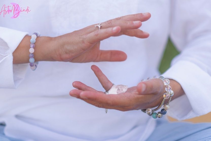 En este momento estás viendo Guía básica para principiantes sobre la meditación con cristales